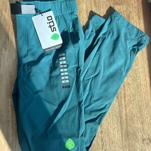Size 6 Women’s Stio Pinedale Pants NWT *DISCONTINUED COLOR*